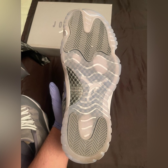 Jordan 11’s Cool Greys - Picture 6 of 8